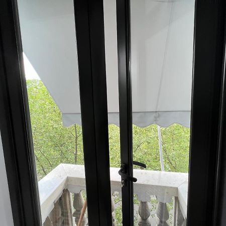 Luxury Apartment In Blloku Area Tiranë Ngoại thất bức ảnh