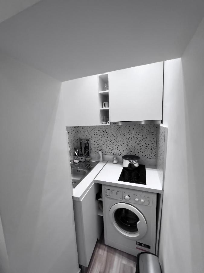 Luxury Apartment In Blloku Area Tiranë Ngoại thất bức ảnh