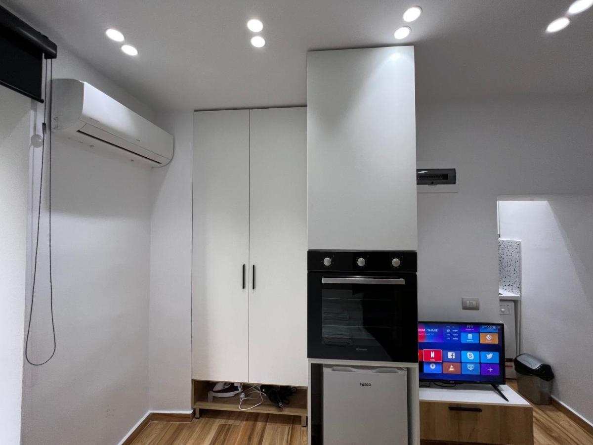 Luxury Apartment In Blloku Area Tiranë Ngoại thất bức ảnh